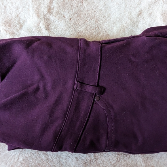 Bought at Thyme maternity pants xxs and XS - Picture 13 of 13